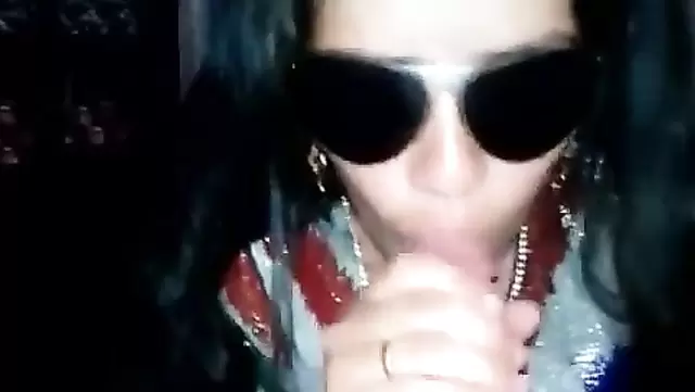 Ateşli Özbek hatun sevgilisine ağızla zevk veriyor.