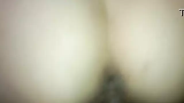 Adam, güzel götlü Özbek kızı sikişle dağıttı.
